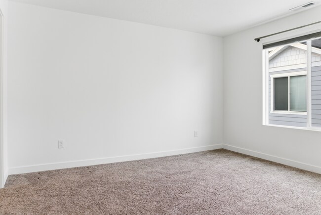 Photo - 367 Navigator Ct