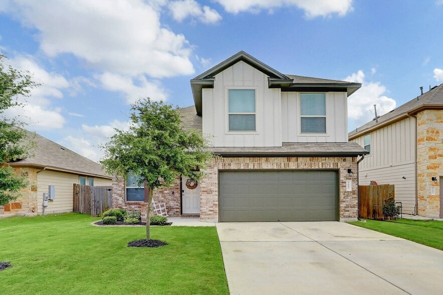 5687 Heron Dr