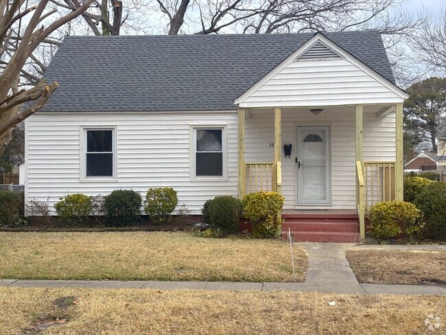 Building Photo - RENOVATED 4 BEDROOM/2 BATH HOME FOR RENT!!!