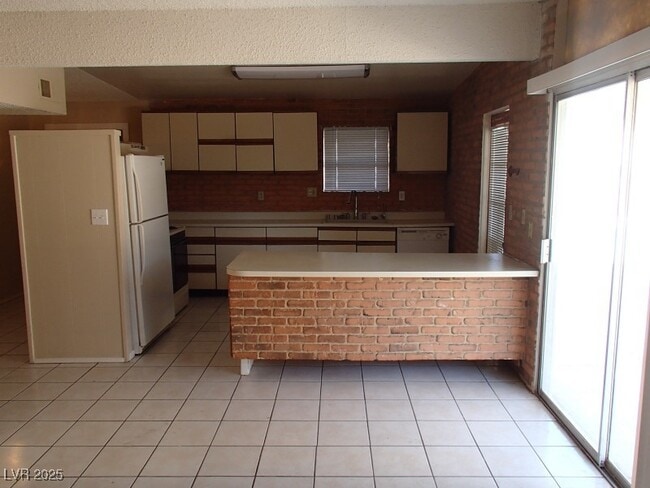 Photo - 1880 Caballero Way