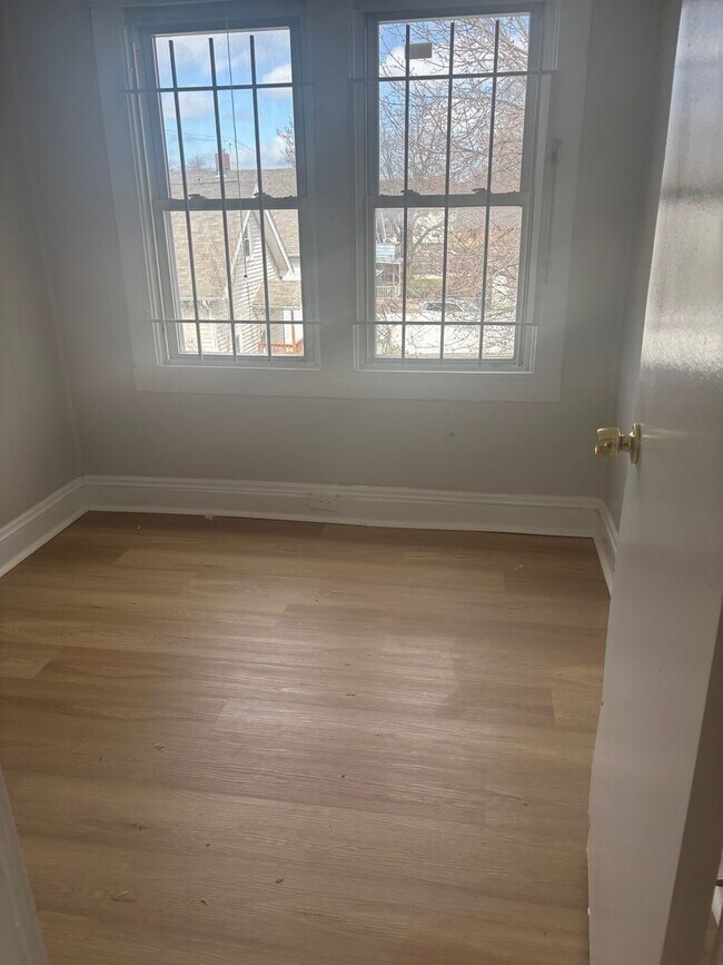 Photo - Single Cleveland East Side Section 8/Cash Pay