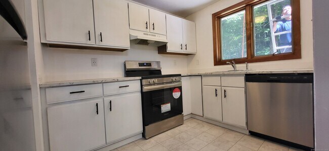 Photo - 1730 Farmington Ave