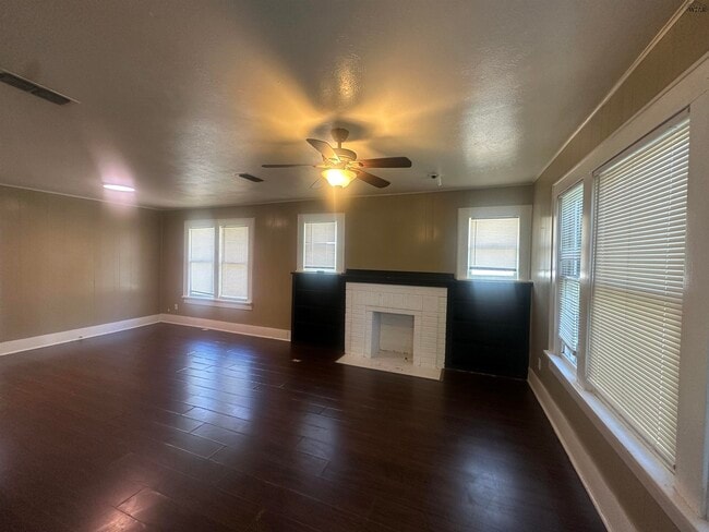 Photo - 1821 Ardath Ave