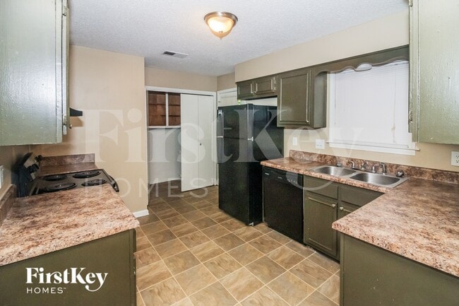 Photo - 3833 Lucerne Dr