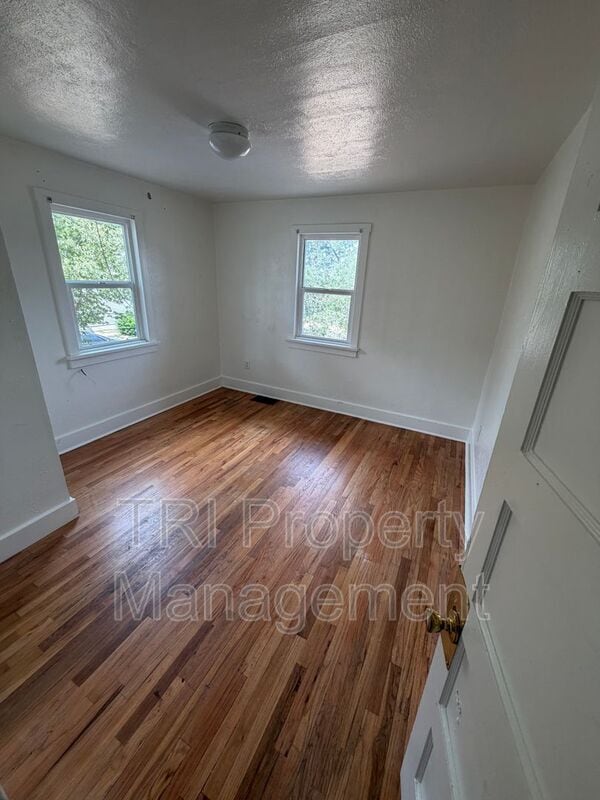 Photo - 2044 10th Ave