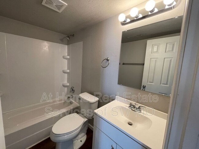 Photo - 712 E Sunshine St