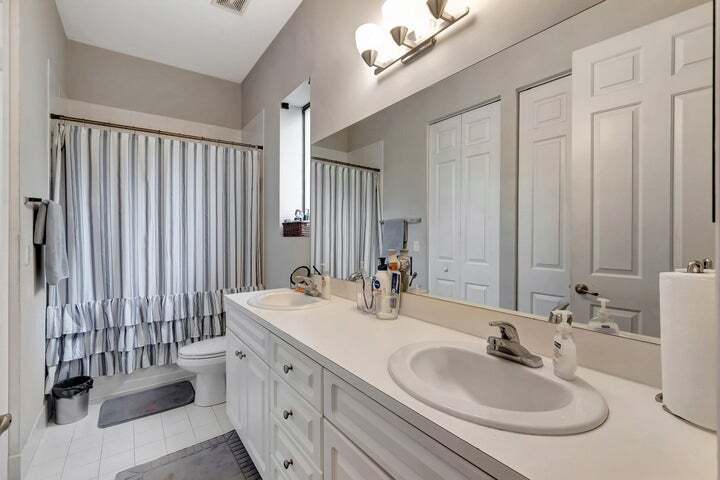 Photo - 2500 Venetian Ct