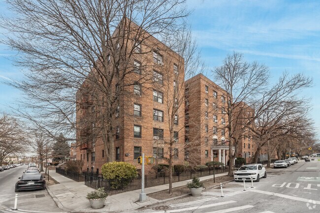 8709 34th Ave - Torres Sajonia - Saxony Towers