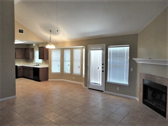 Photo - 200 Bailey Loop