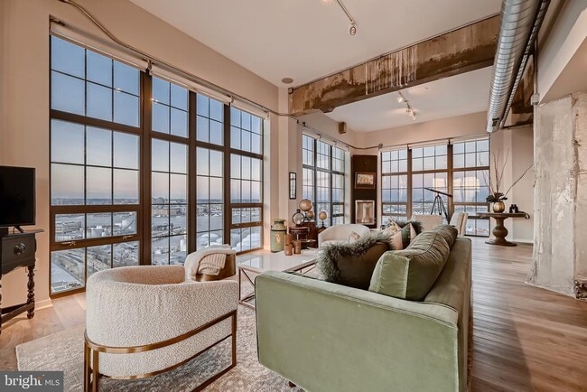 Photo - 1200 Steuart St Unit 1611