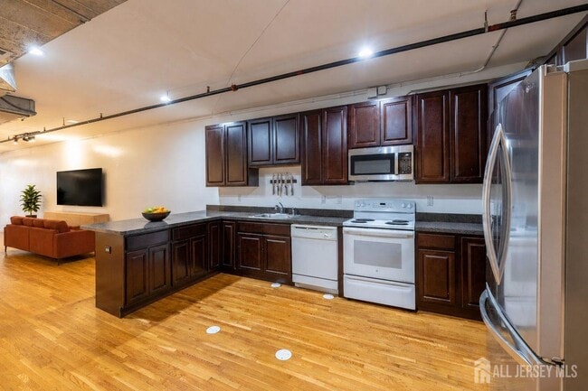 378 George St Unit 201