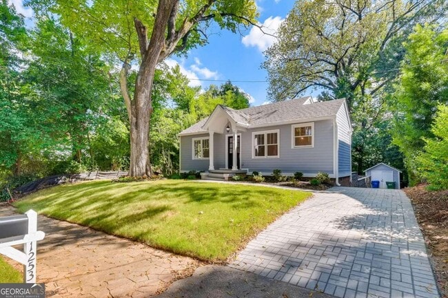 Photo - 1253 Francis St NW