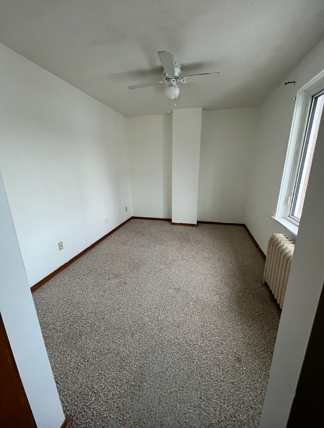 Photo - 2346 Winnipeg St