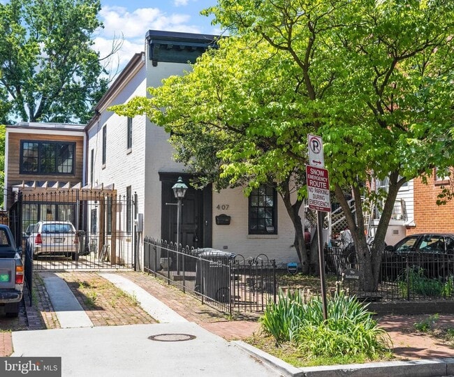 Building Photo - 407 Independence Ave SE Rental