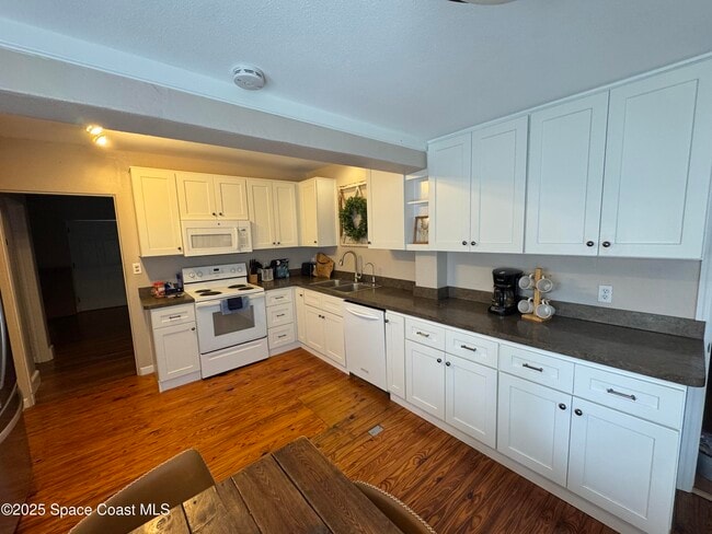 Photo - 14 Hardee Cir S