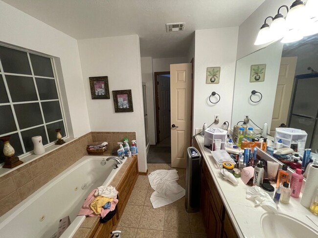 Photo - RENT 2 OWN 1,902 sqft - Moore Schools 4/2 - Move In Ready