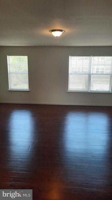 Photo - 712 Admiral's Quay Dr