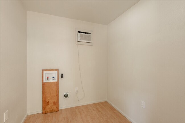 Photo - 2094 S Robb St