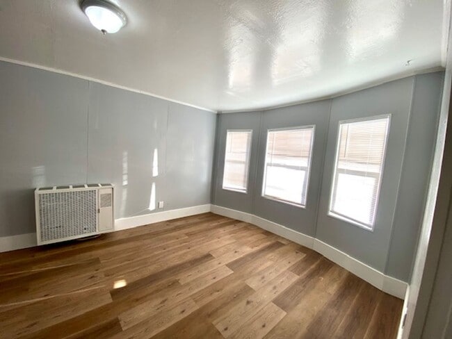 Photo - F00444 Unit 444