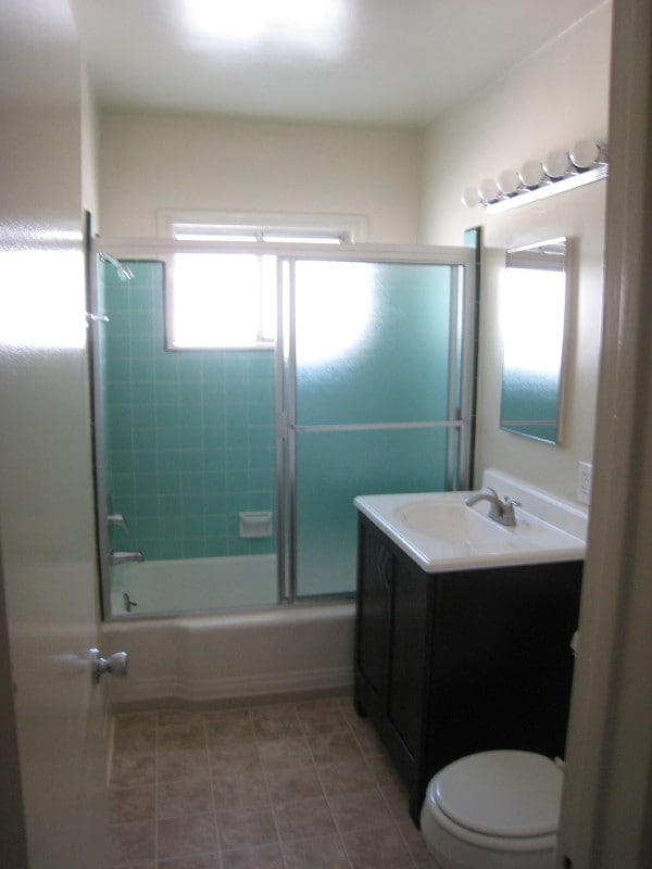 Bathroom - 11933 W Magnolia Blvd