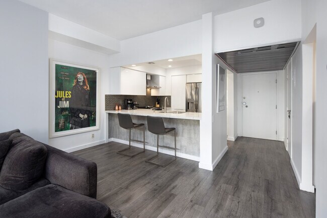 Photo - 7135 Hollywood Blvd Unit 403