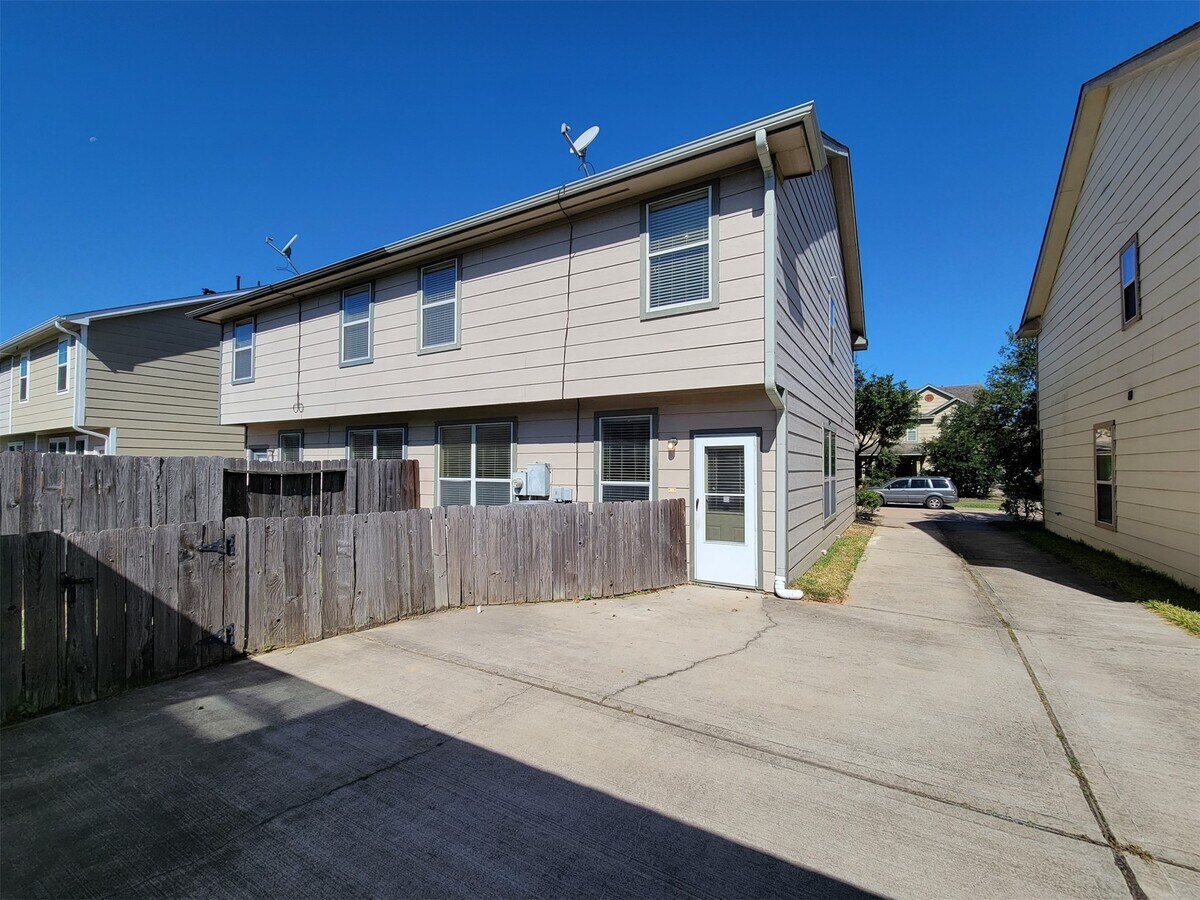 Photo - 16823 Libson Falls Dr