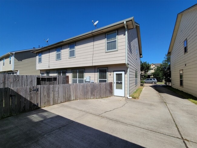 Photo - 16823 Libson Falls Dr