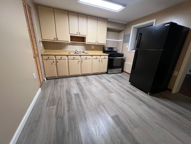 Photo - 7202 Sindall Rd