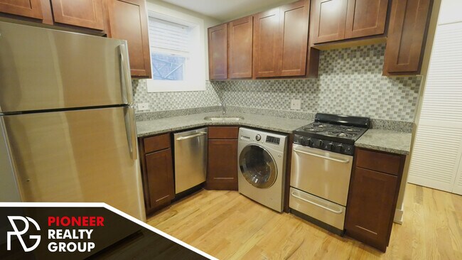 Photo - 556 W Arlington Pl Unidad 550-105