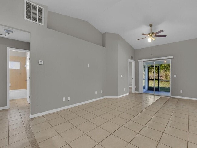 Photo - 801 Meadow Rd
