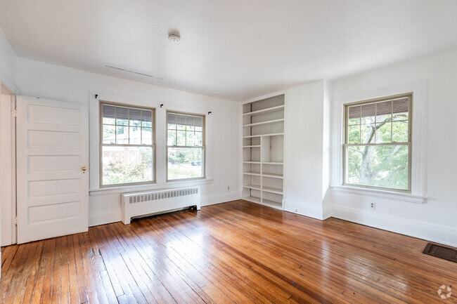Building Photo - 4412 Erie Ave Unit 3 Rental