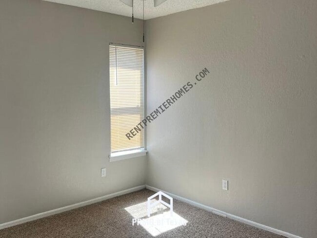 Photo - 1812 Mark Trail