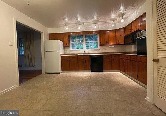 Photo - 3637 38th St N