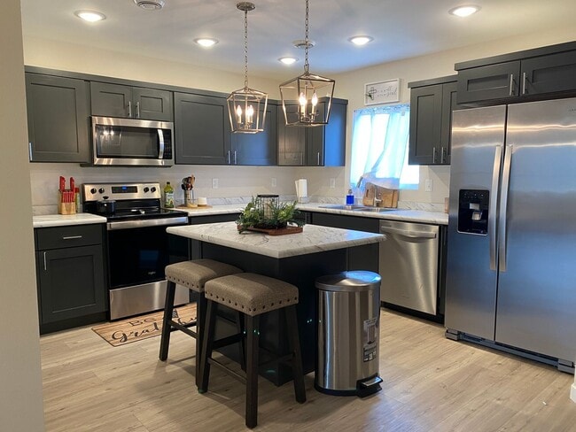 Photo - Townhouse for Rent - Thames Ct. 4 Bedroom 3 1/2 baths