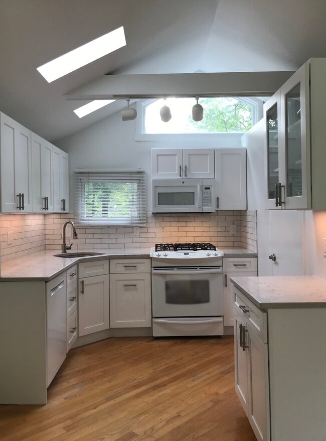 Photo - 76 Haviland Ct Unit Stamford Guest Cottage