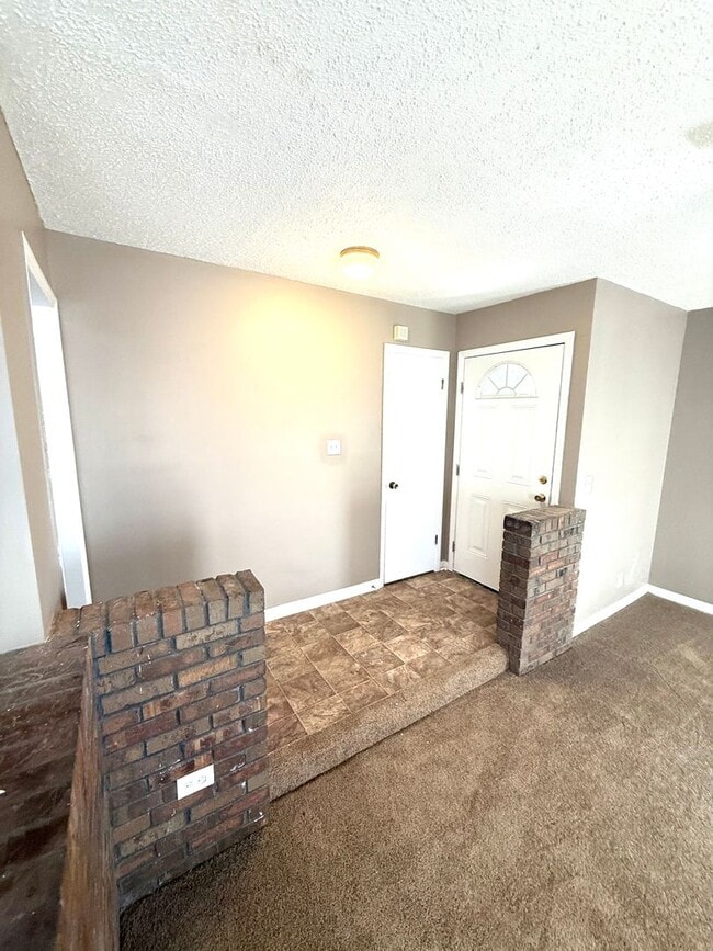 Photo - ** 3 Bed 2 Bath located off Wares Ferry ro...