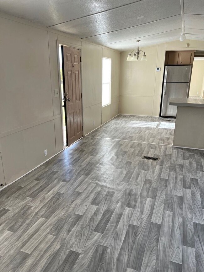 Photo - Singlewide Mobile Home in Country Setting