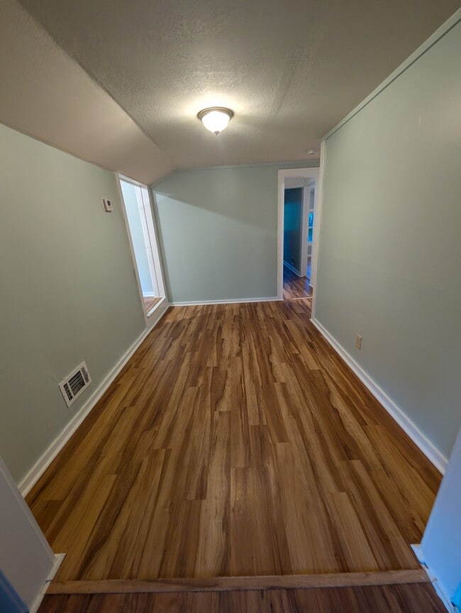 Photo - 2604 SW Washburn Ave