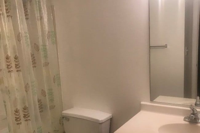 Baño - 5333 Cedar Point Dr Unidad 132F