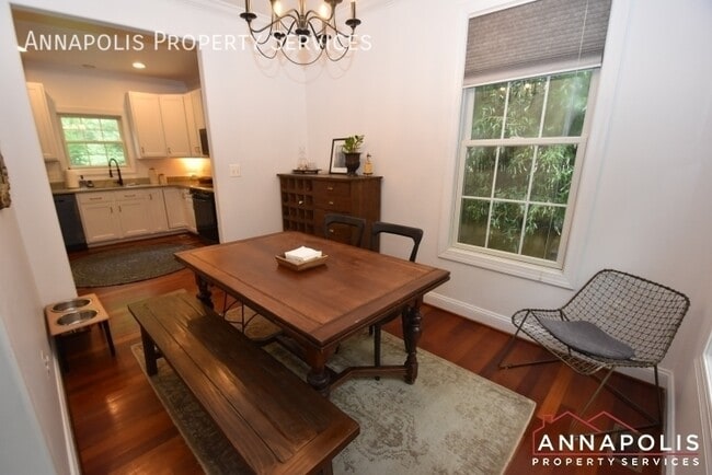 Photo - 3294 Stepney St