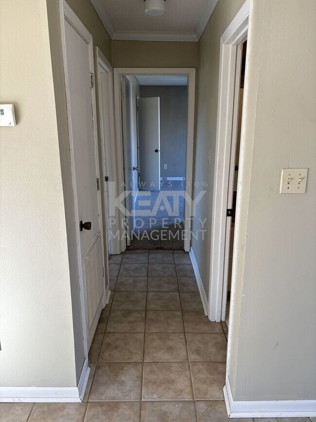 Photo - 307 Cougar Ridge Unit 1