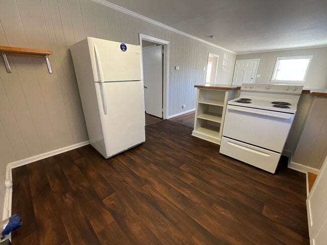 Photo - 201 Lowdermilk St Unidad A