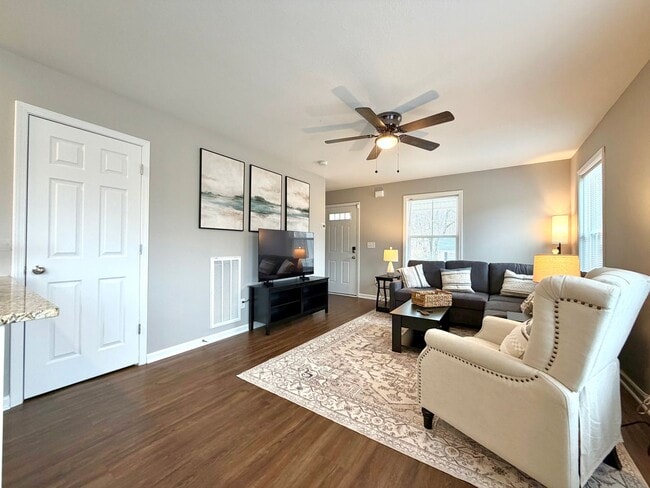 Photo - 925 Woody Hills Dr