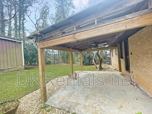 Photo - 481 Virginia Pl SE