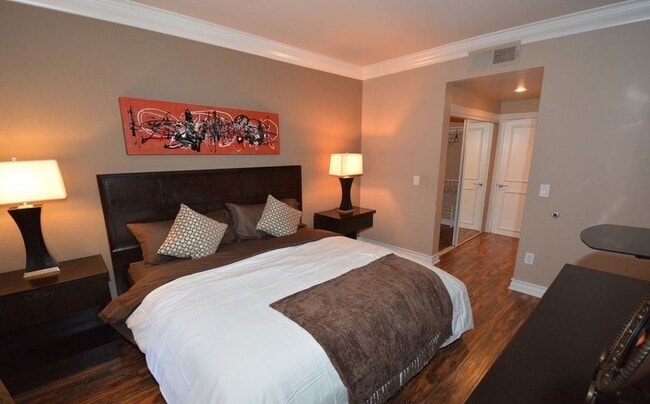 Building Photo - Santa Fe, NM Unit 21