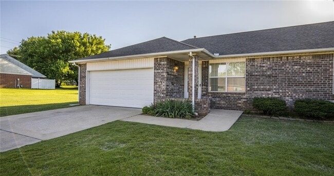 Photo - 816 Kinkade Pl Townhome