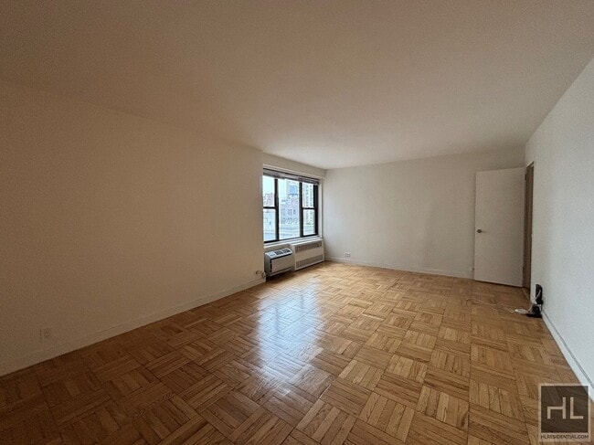 Building Photo - Fourth Avenue