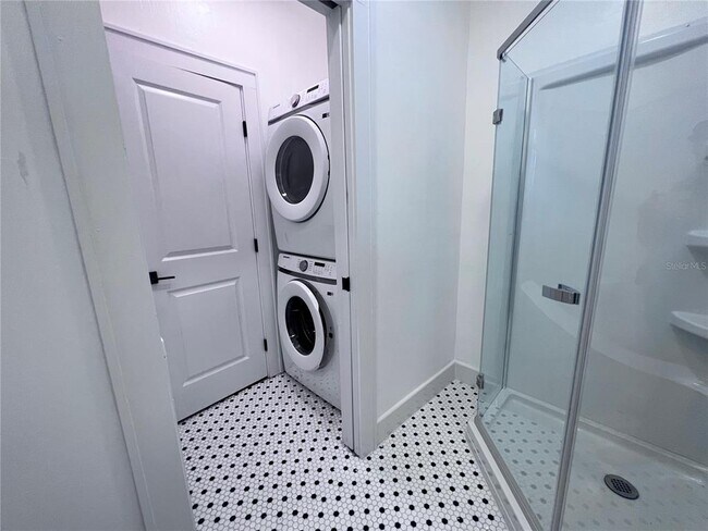 Photo - 204 NW 3rd St