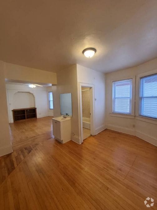 Building Photo - 2132 W Michigan St Rental