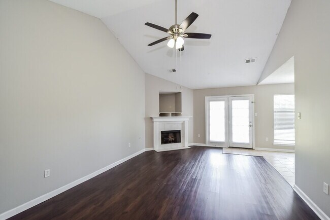 Photo - 4298 Edmonton St